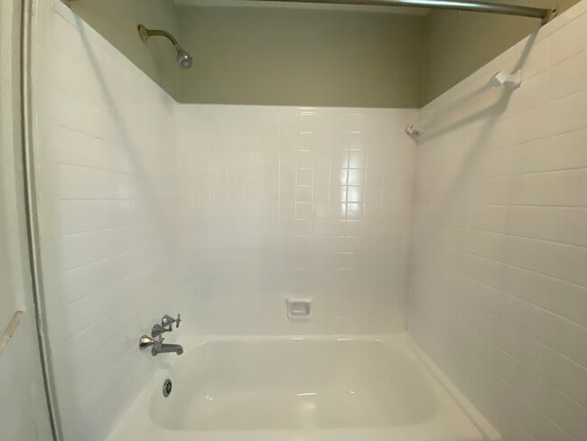 Building Photo - Room in Single Family Home on Remount Rd