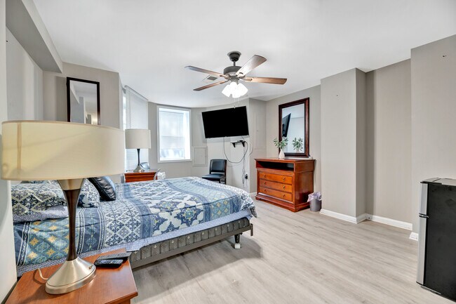 Building Photo - 121 New York Ave NW