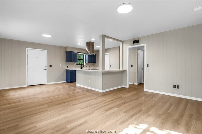 Building Photo - 104 N Oneal St