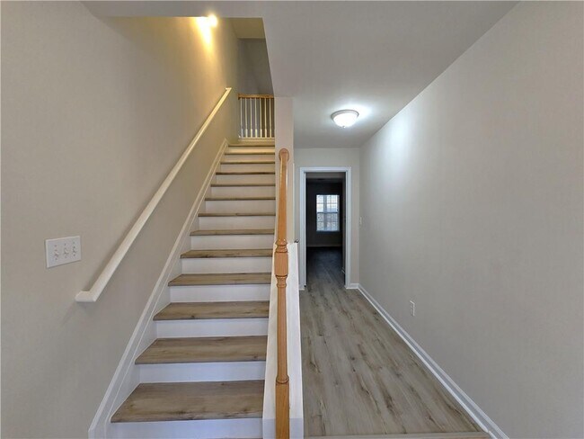 Building Photo - 2120 Meadow Peak Rd