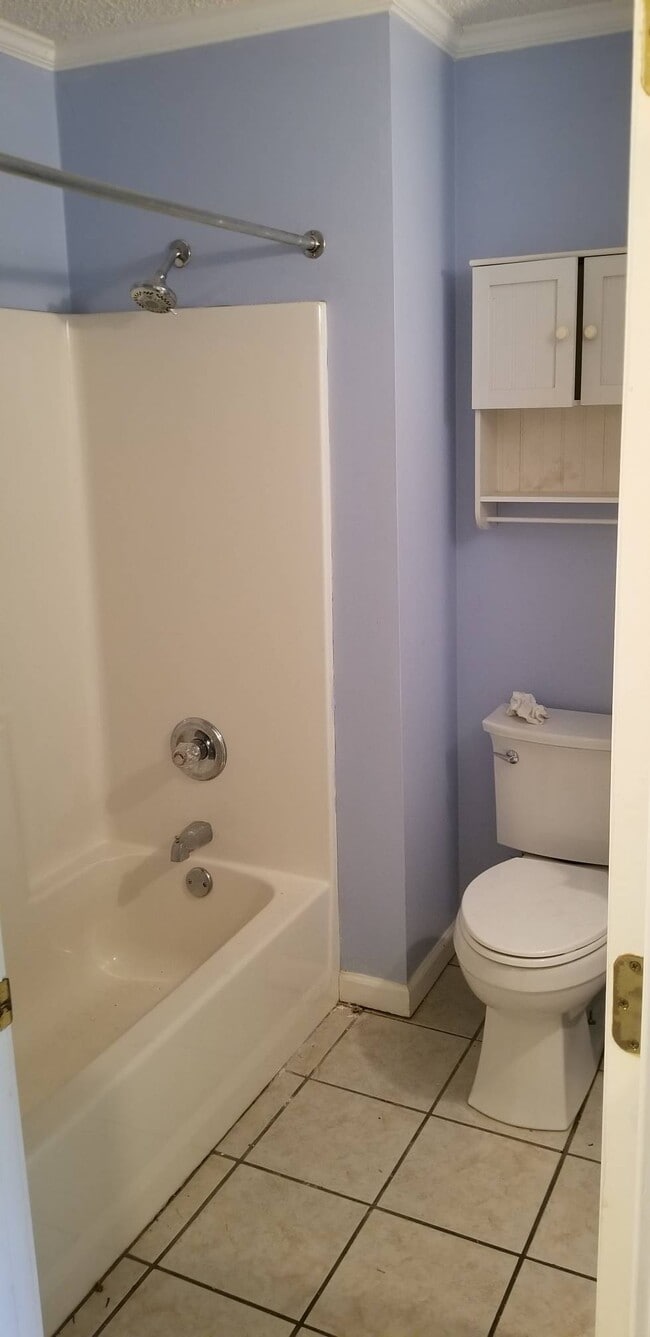 Building Photo - 1620 Riverside Dr