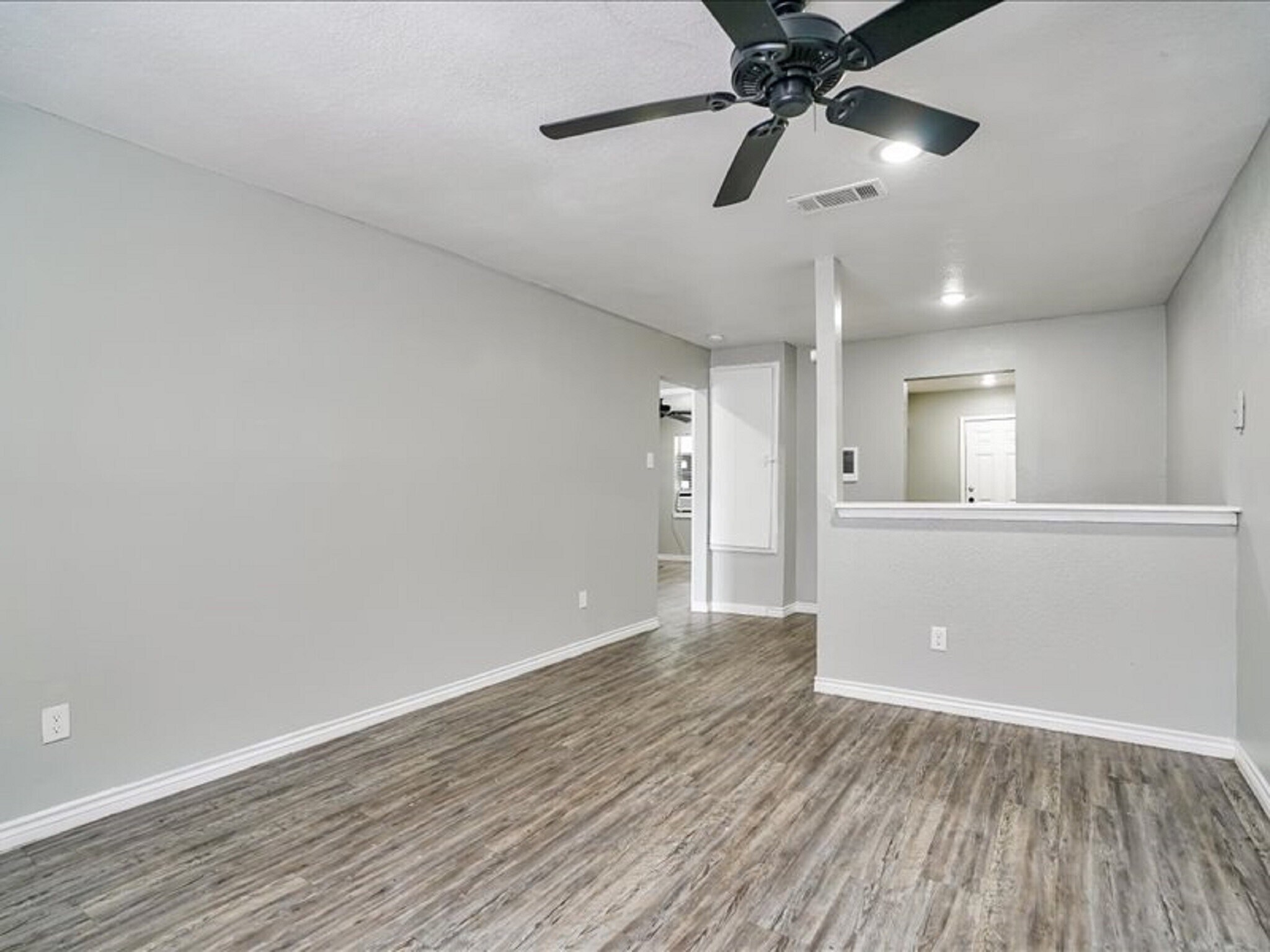 Building Photo - 5149 Lavender St