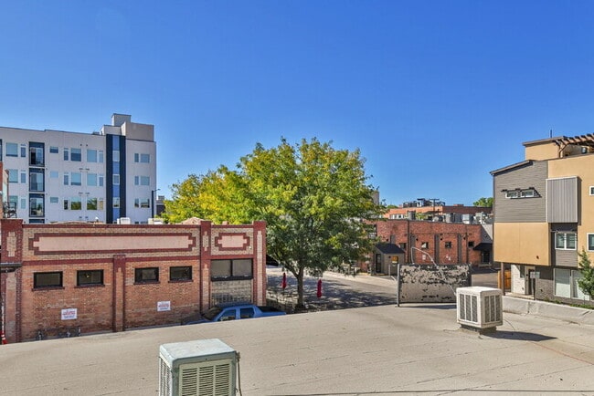 Building Photo - 4432 Tennyson St