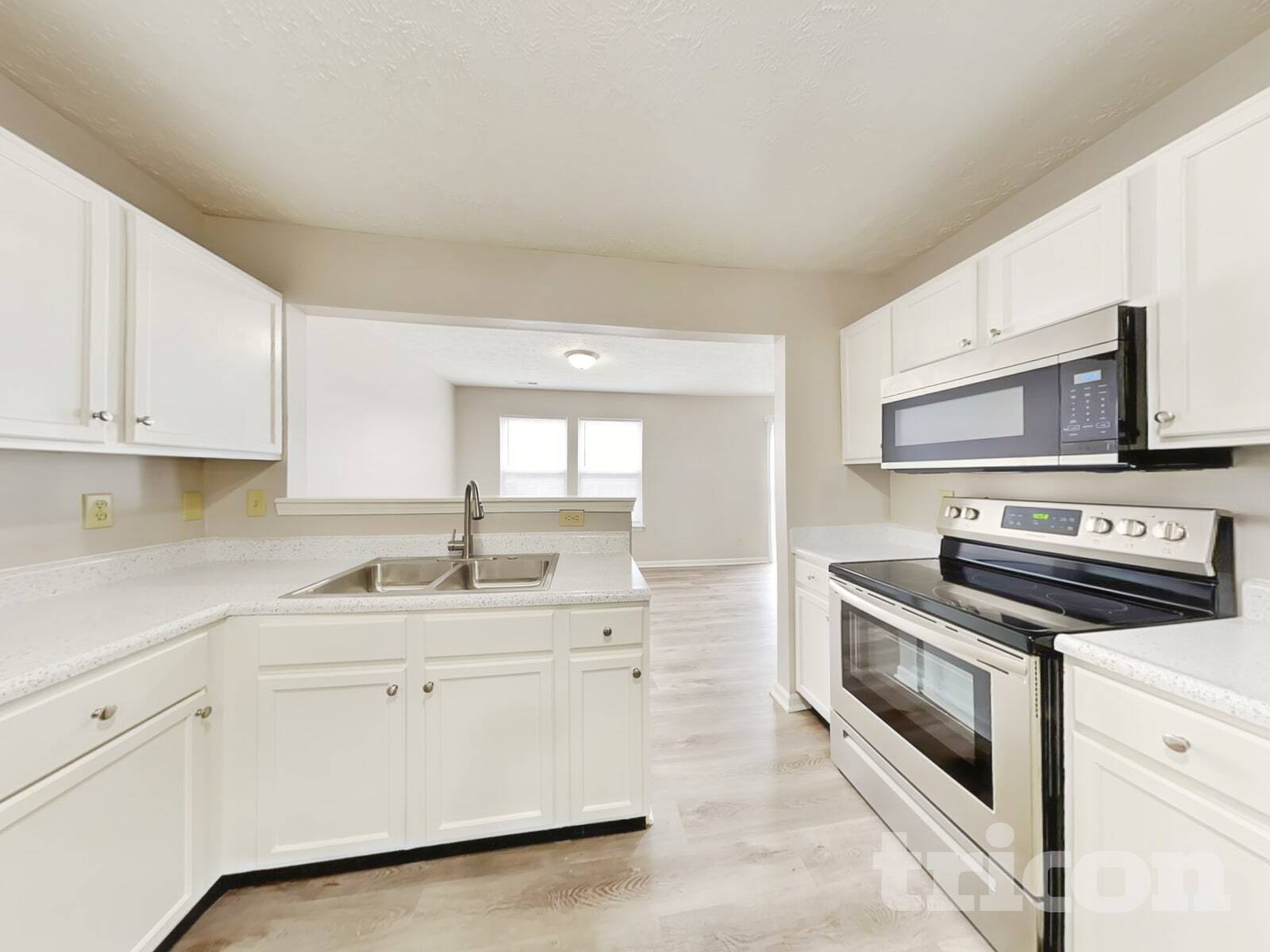 Building Photo - 6756 W Stanhope Dr