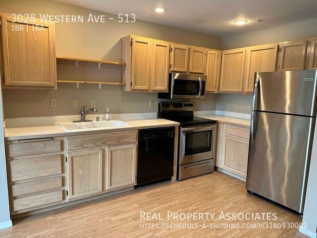 Building Photo - 3028 Western Ave