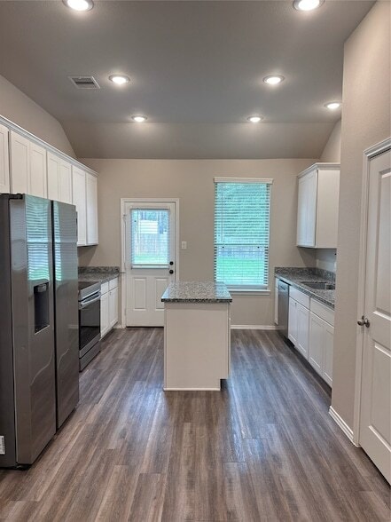 Building Photo - 20130 Parkway Ln