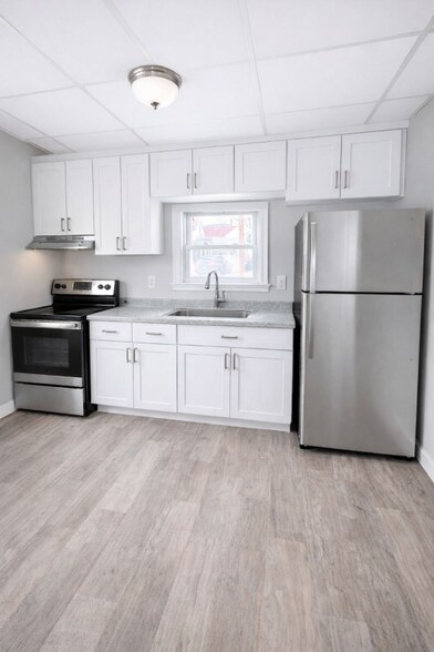 Building Photo - 131 Main St