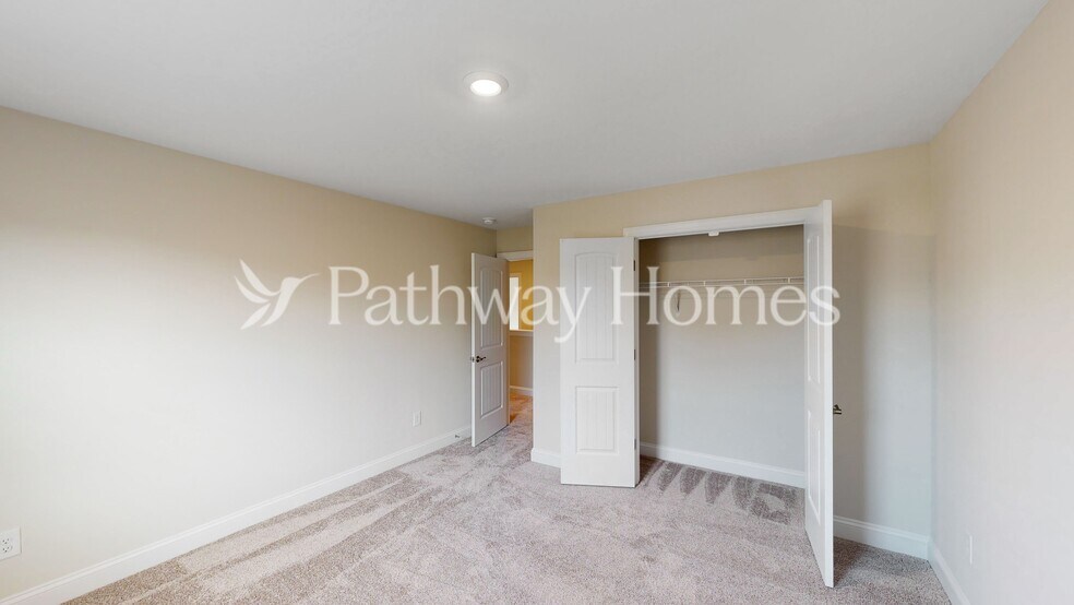 Building Photo - 108 S Sina St