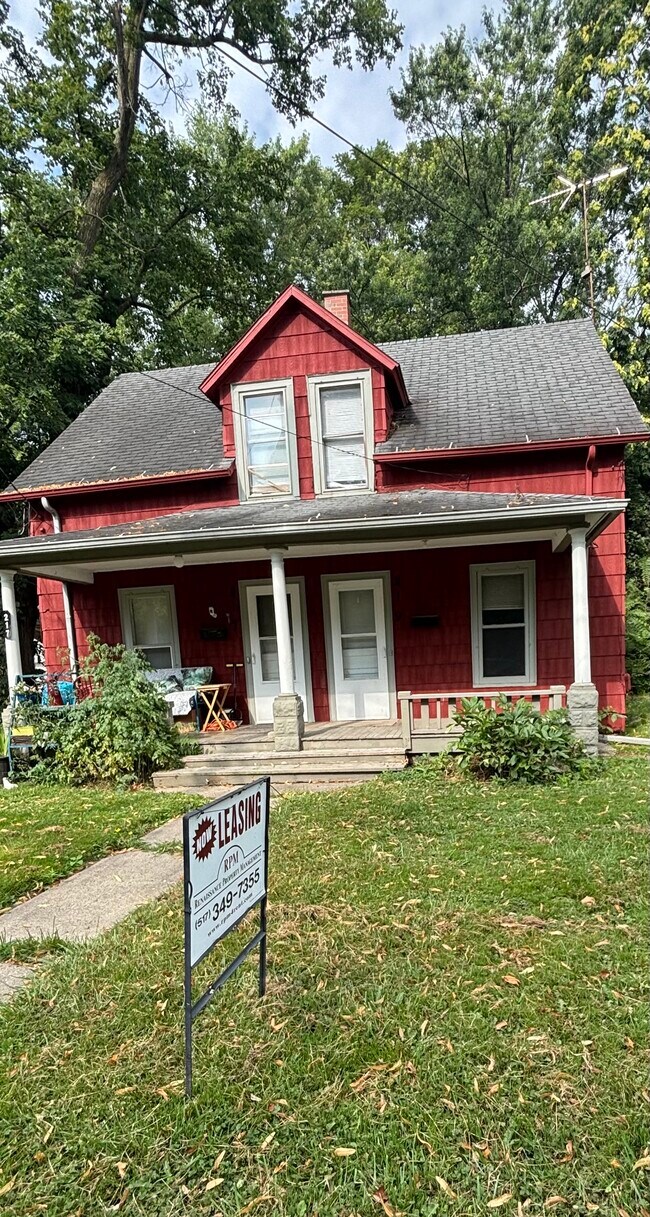 Building Photo - 219 N Magnolia Ave