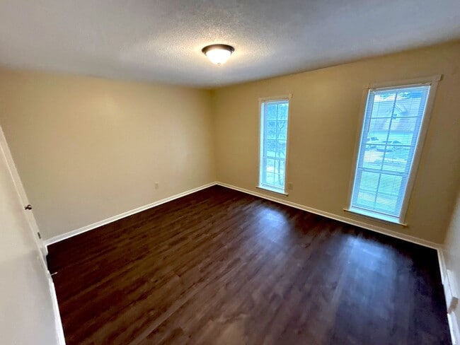 Building Photo - 5300 Pipers Gap Dr