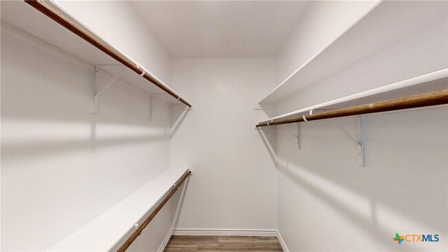 Building Photo - 2107 Wildewood Dr