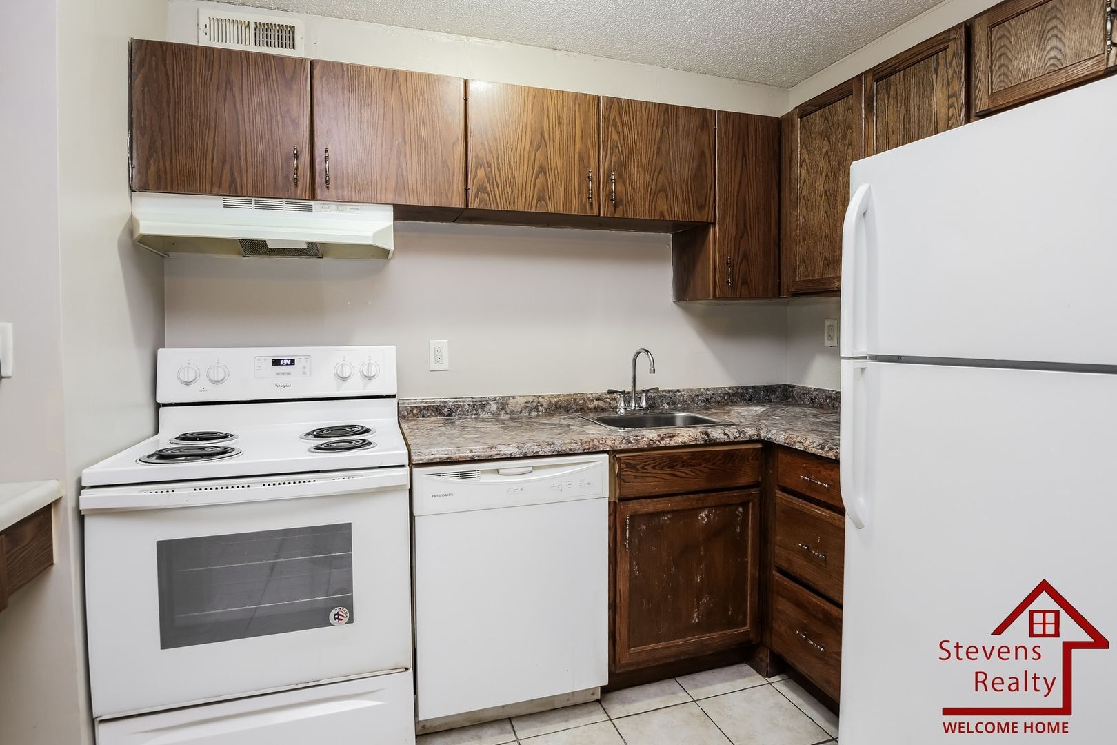 Building Photo - 915 S Seminole Dr