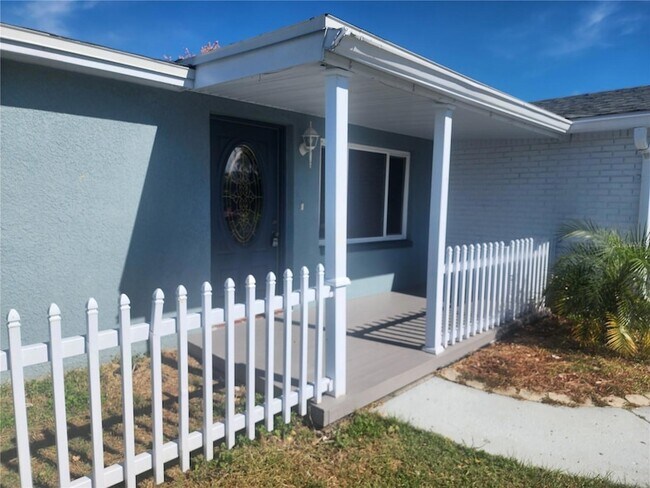 Building Photo - 7225 Deerfield Dr