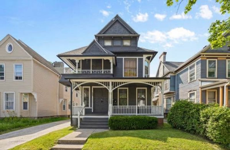 Building Photo - 469 Alexander St