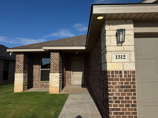 Building Photo - Brand New 3-bedroom 2-bath Home in Burgamy Park!