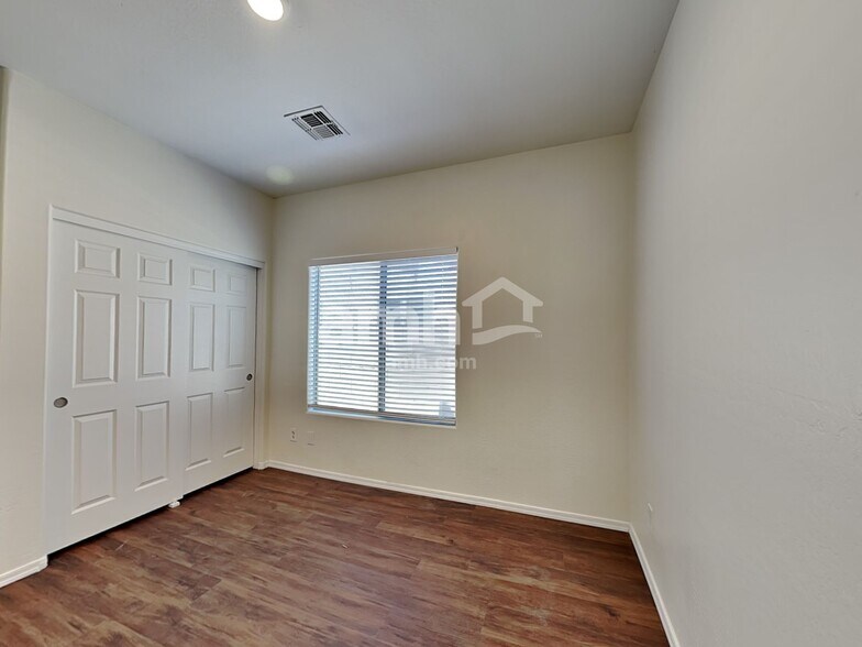 Building Photo - 3529 W Glass Ln