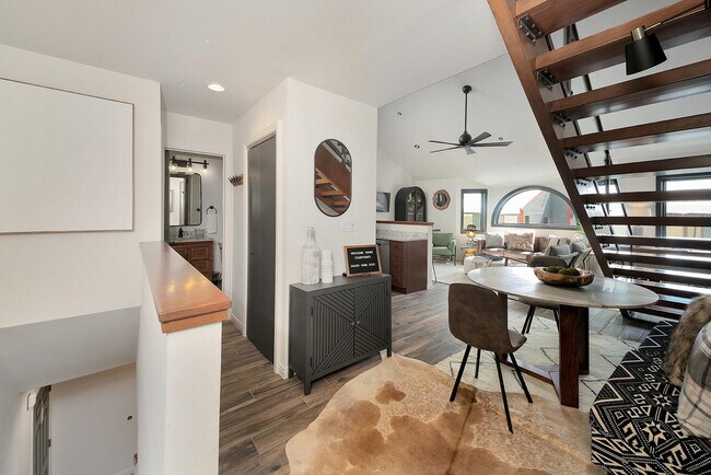 Building Photo - 280 Mahoney Dr