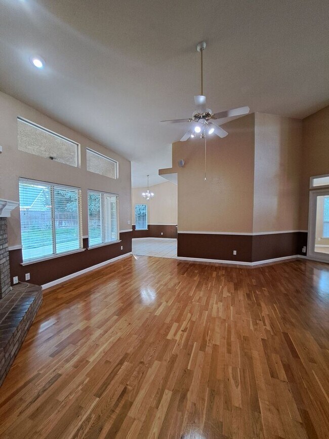 Building Photo - Move in Special: Half OFF your 1st Month's Rent! Elegant 4 Bedroom Home w/ Upstairs Loft Move in ...