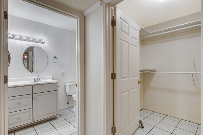Building Photo - AMERICANA Property Mgmt - Gated 1st floor ...