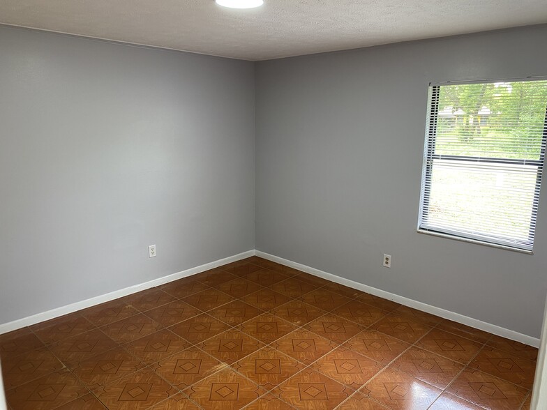 Building Photo - 38 Teak Run