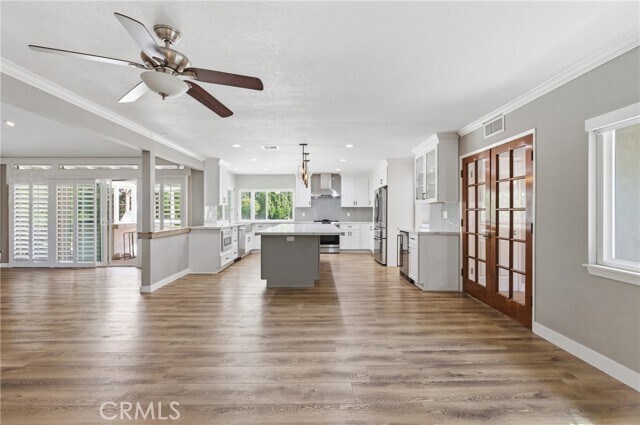 Building Photo - 1335 N Sarita Pl