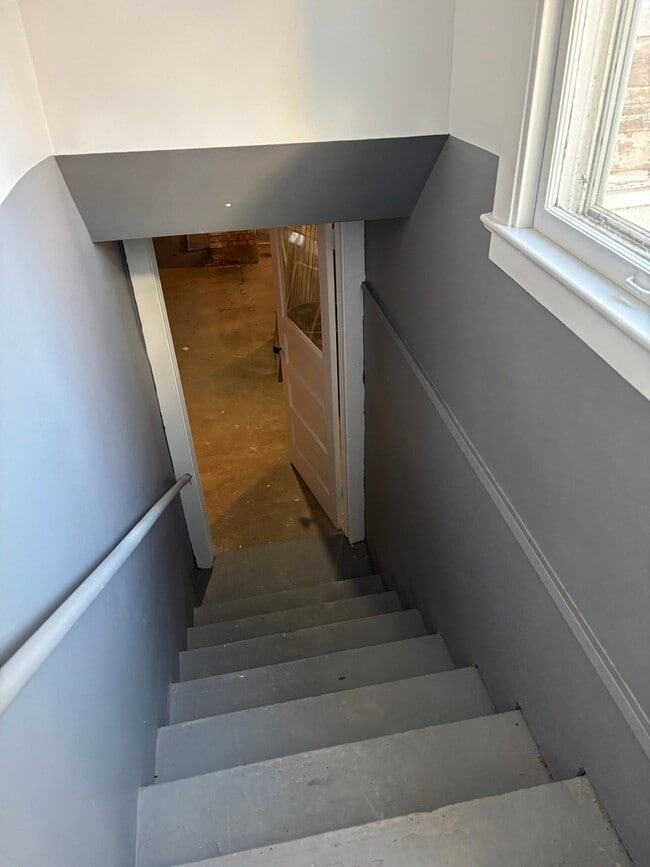 Building Photo - 88 Fox Ave