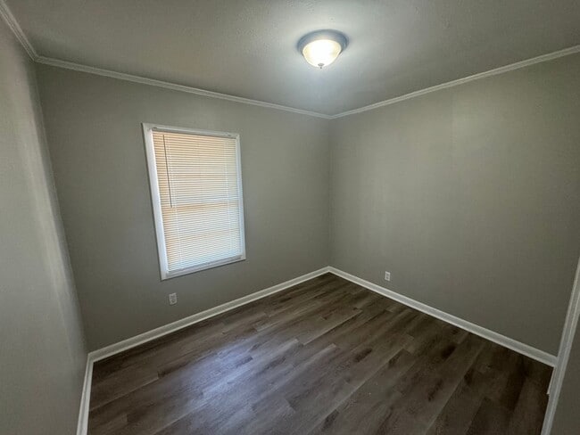 Building Photo - Spacious 4 Bedroom Bossier Remodeled Home