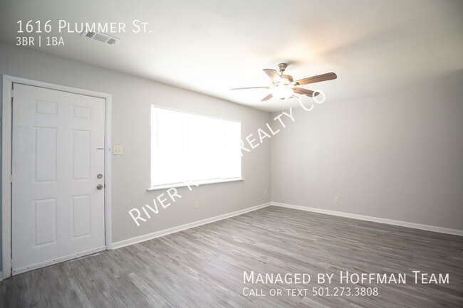 Building Photo - 1616 Plummer Street