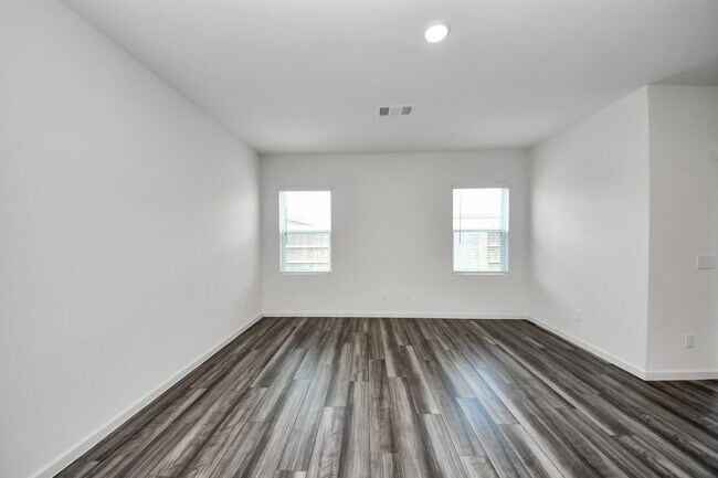 Building Photo - 10313 Malta Trce Dr