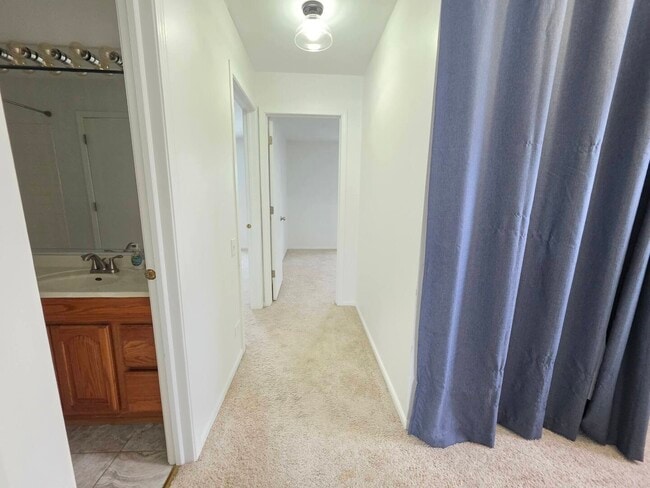 Building Photo - 170 Half Moon Cir