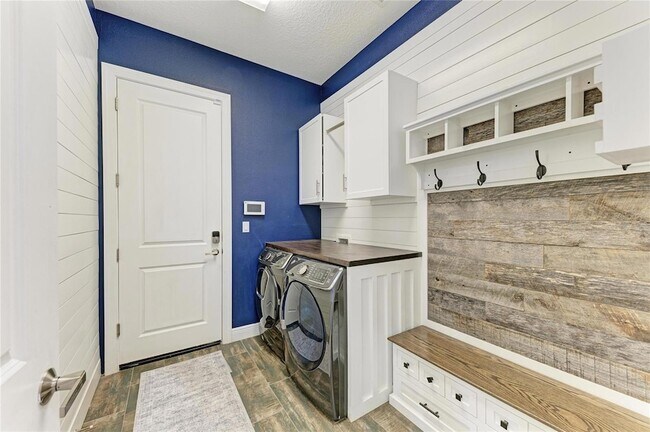 Building Photo - 8969 Bernini Pl