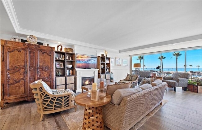 Primary Photo - Beachfront Coastal Condo in Oceanside – In...
