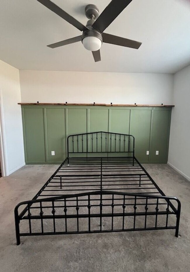 Building Photo - Stunning, Pet Friendly Home!