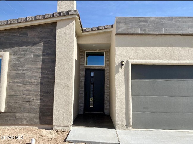 Building Photo - 12301 Desert Pine Ave