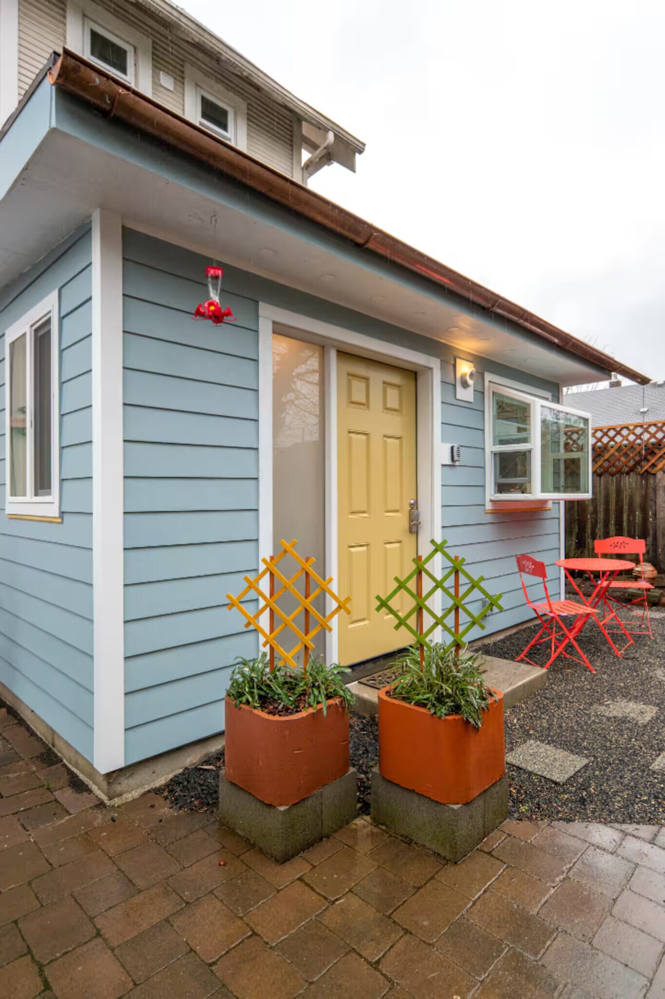 Building Photo - 3924 SE Grant Ct