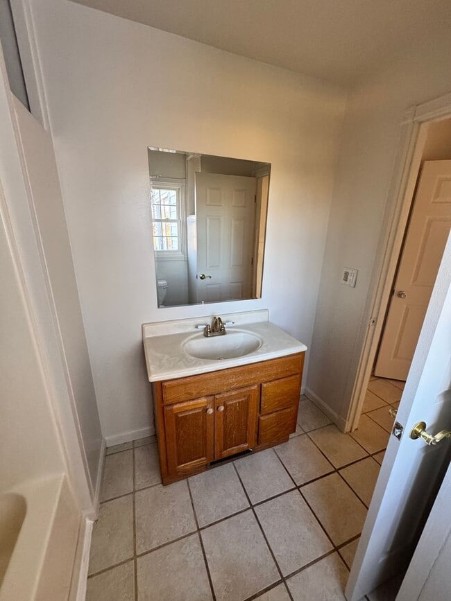 Building Photo - 2/1 Duplex in Shelby, NC