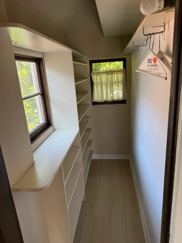 Building Photo - 1700 Le Roy Ave