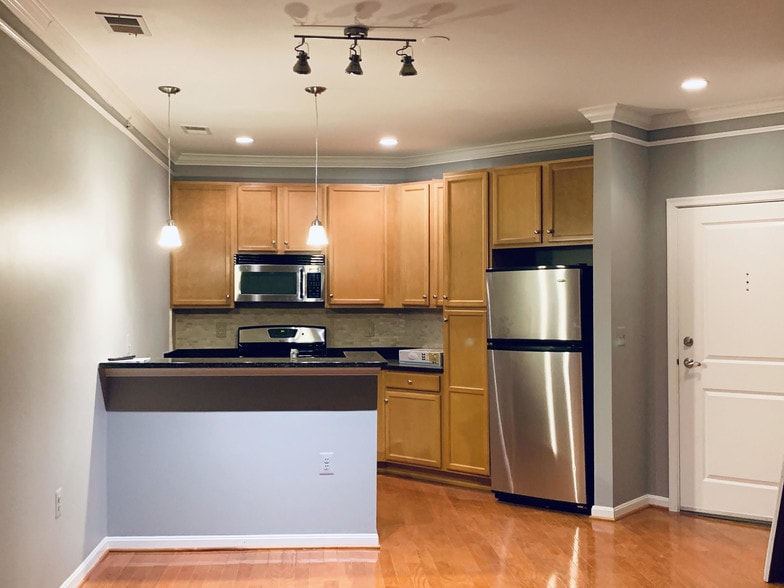 Kitchen - 2655 Prosperity Ave