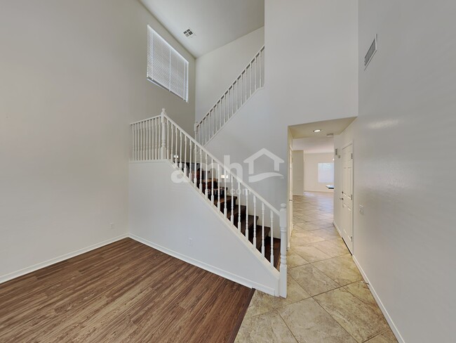 Building Photo - 4717 S Antonio