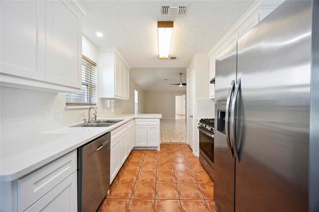 Building Photo - 8707 Orchard Ln