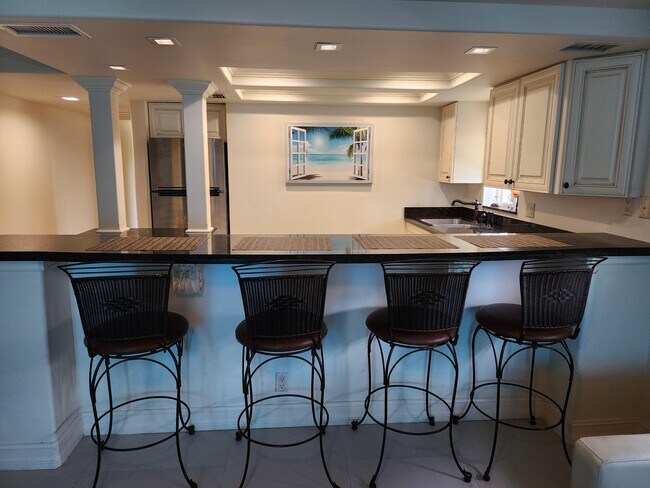Building Photo - 2080 E Hillsboro Blvd