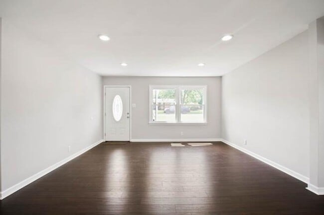 Building Photo - 106 Napier Dr