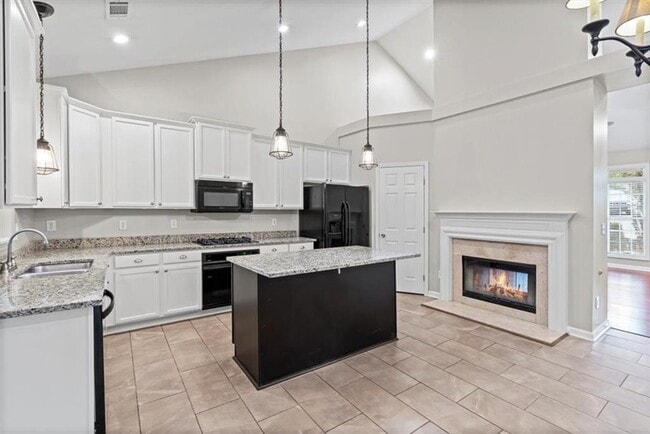 Building Photo - 5551 Wood Vale Ct