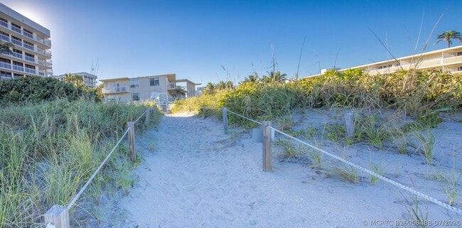 Building Photo - 2565 S Ocean Blvd