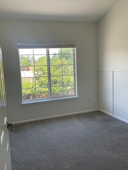 Bedroom 2 - 8419 Stonybridge Cir