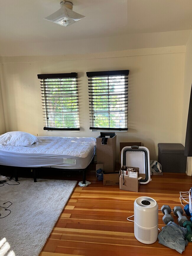 Building Photo - 1733 La Loma Ave