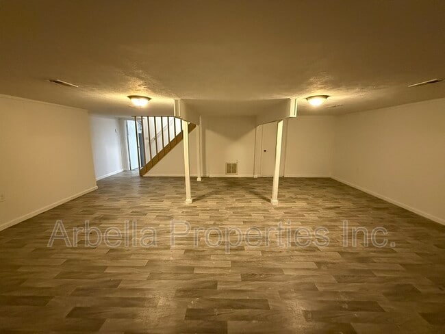 Building Photo - 505 Duel Ln