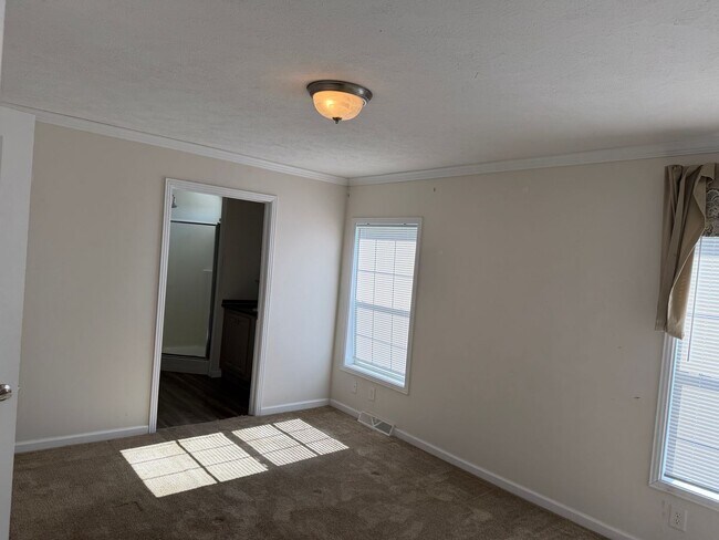 Building Photo - 5774 Glatfelters Station Rd