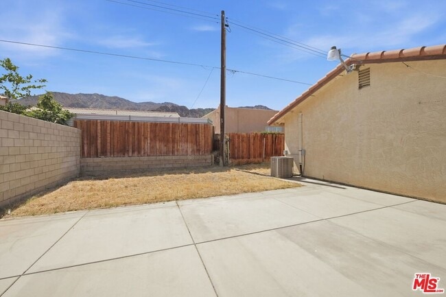 Building Photo - 52275 Avenida Vallejo