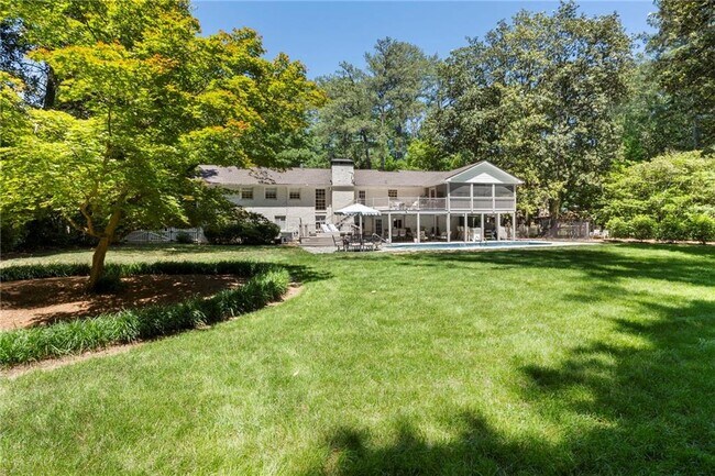 Building Photo - 4770 Chatworth Ct NE